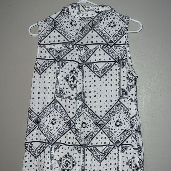 H&M Divided Bandana Print Sleeveless Top - Picture 7 of 7